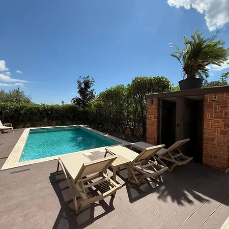 Allure 1 アパート Kornić